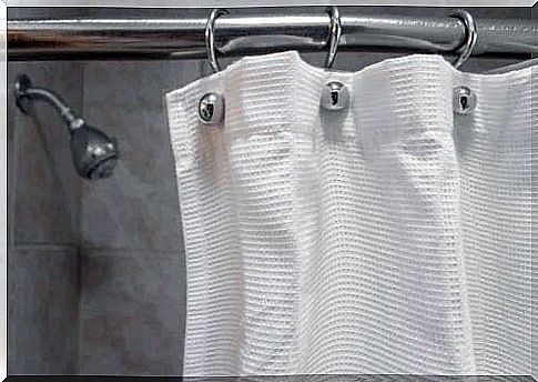 5 tips for cleaning bathroom curtains