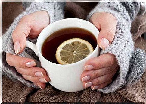 Tea with a slice of lemon