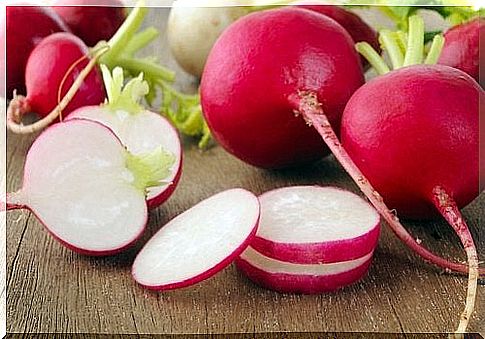 Radishes are foods that regulate the level of sodium in the body