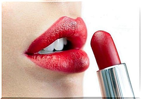 Secrets to a successful makeup that make lipstick more durable