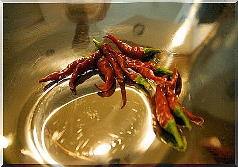 Hot peppers for muscle relaxation