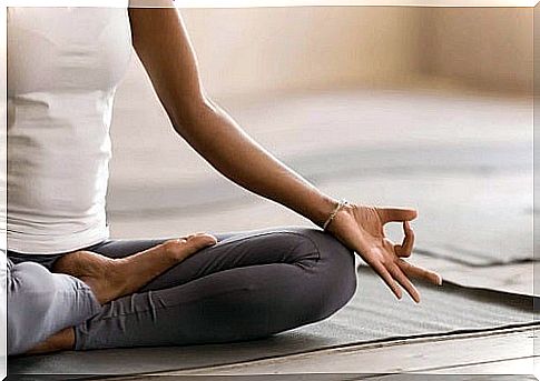 Young woman who put into practice tips to meditate successfully