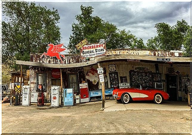 Route 66 highway, curiosities.