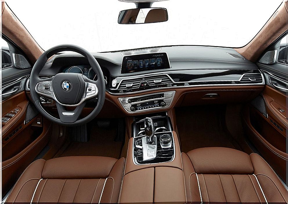 BMW 7 Series: interior