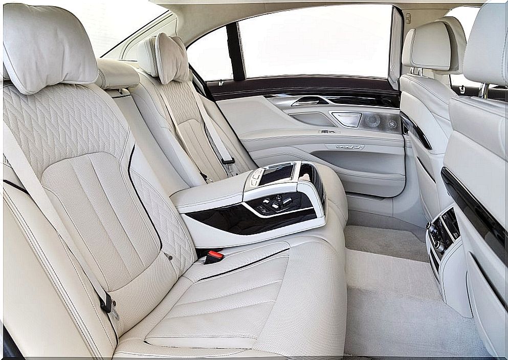 BMW 7 Series: interior