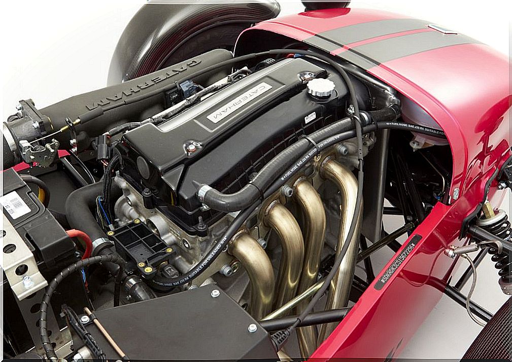 Caterham Seven 420 sports car: engine