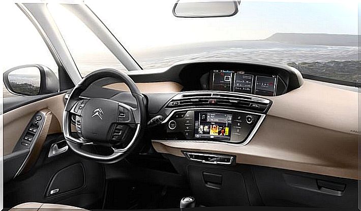 Interior of the Citroën C4 Picasso.