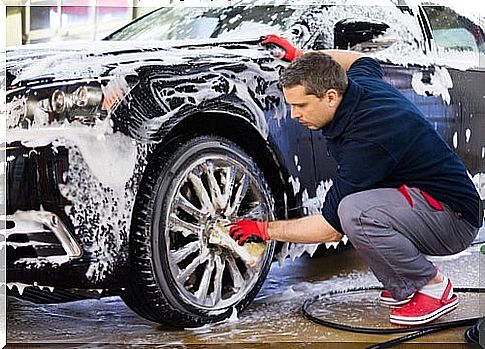 How to clean and wash your car correctly