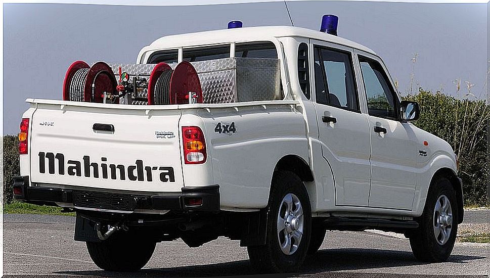 Mahindra Goa Double Cab to work.