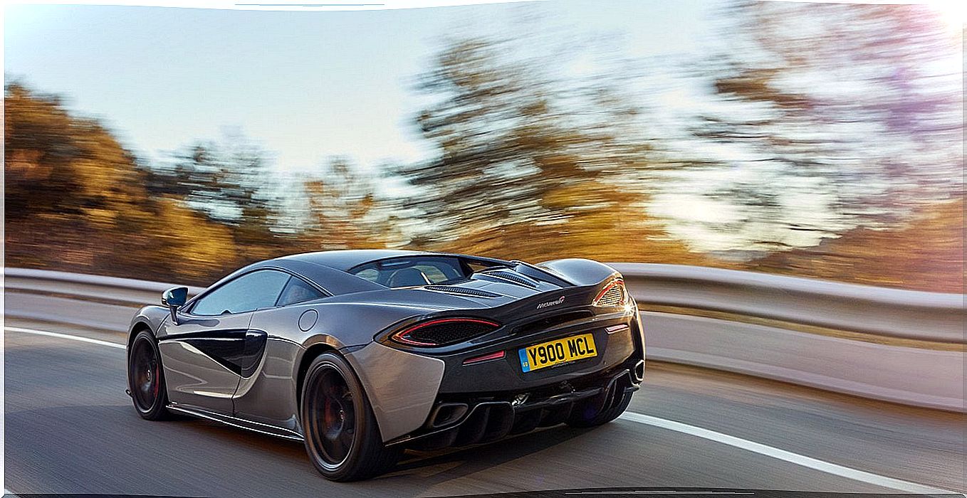 McLaren 570S: rear