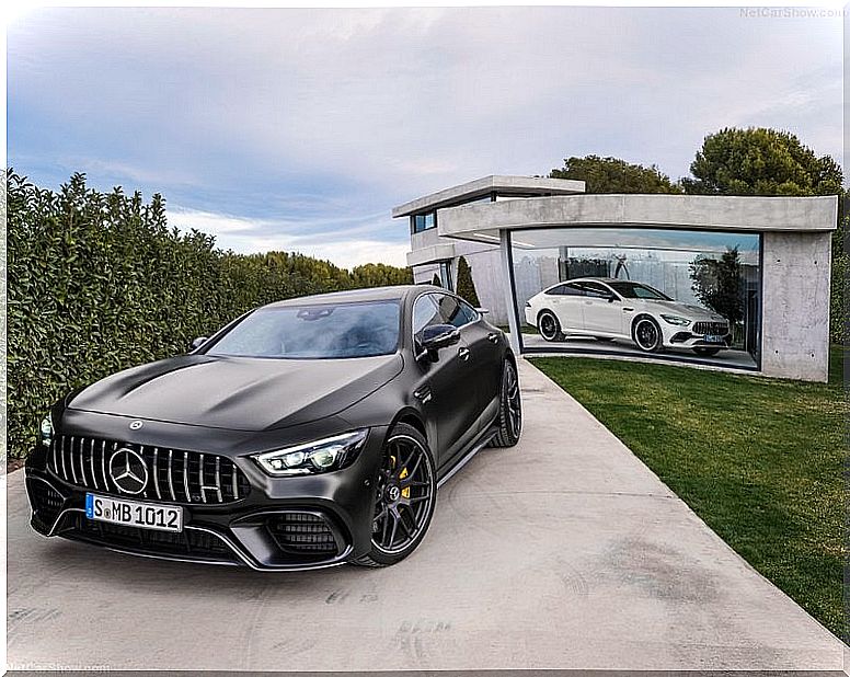 Mercedes-AMG GT 4: front