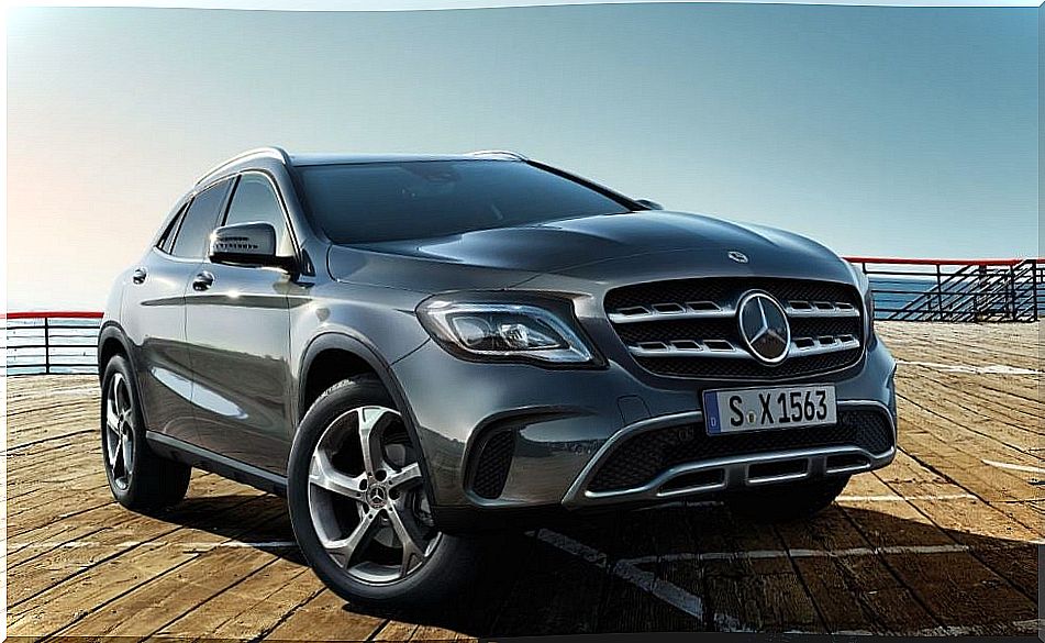 Mercedes GLA, breaks with the predefined