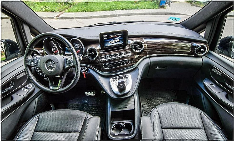 New mercedes V-class interior image