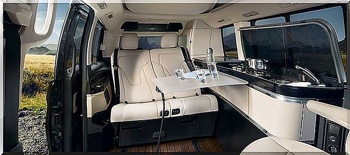 Picture of the interior of the caravan of mercedes v-class marco polo