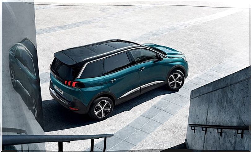 Exterior image of the Peugeot 5008.