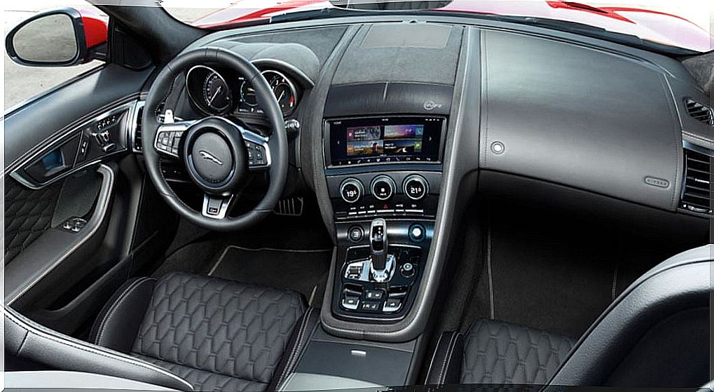 Jaguar F-Type interior