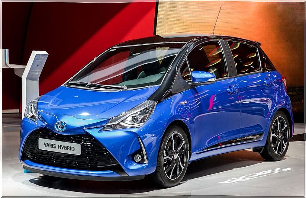 Toyota Yaris Hybrid - Front