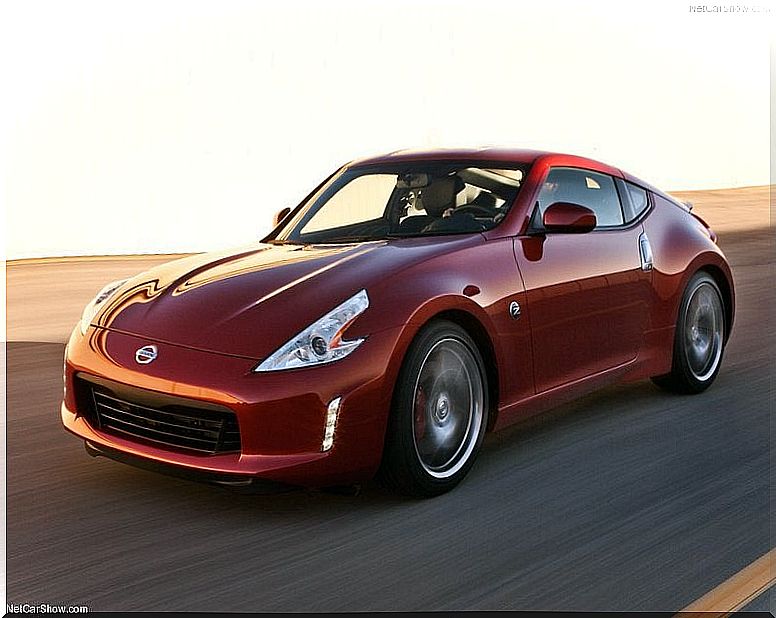 Nissan 370Z: front