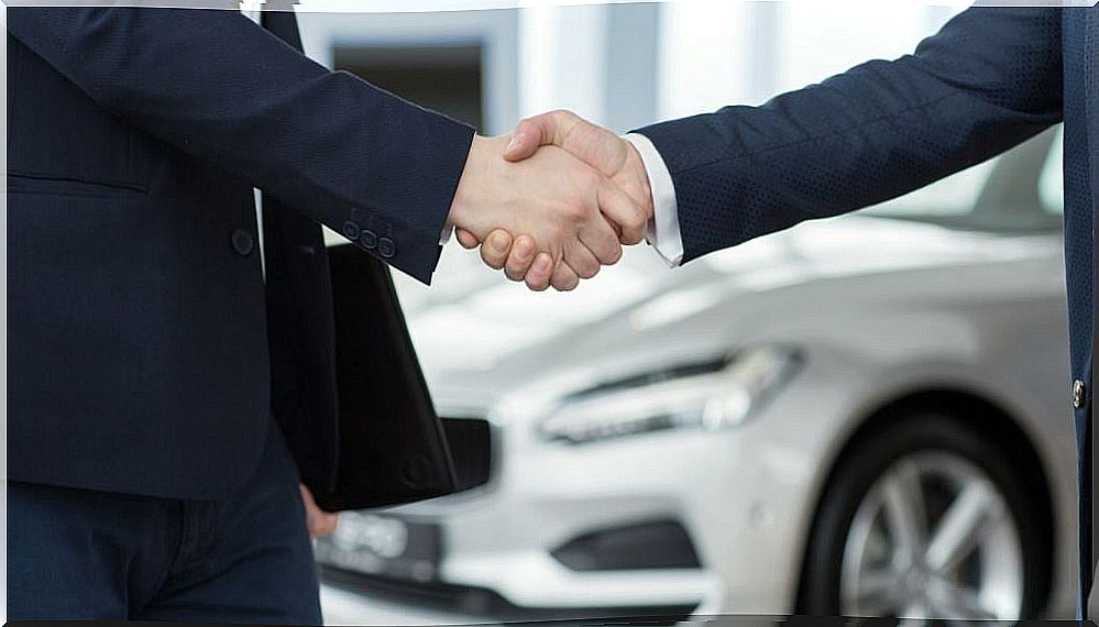 Second hand buying and selling vehicles