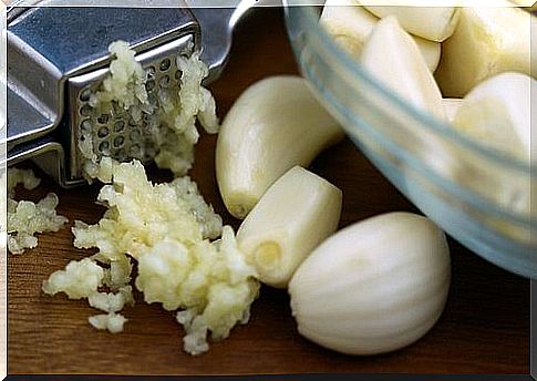 Vision loss treated with garlic