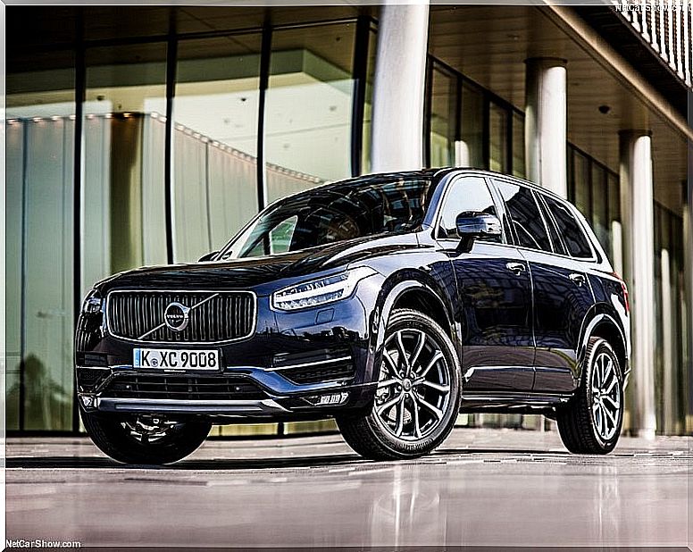 Volvo XC90, Swedish first class